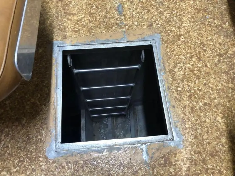 କଣ୍ଟେନର ଜାହାଜ ବିକ୍ରୟ ପାଇଁ
