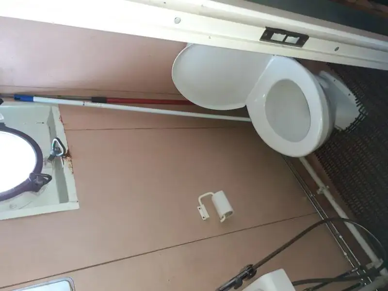 ଟୋବୋଟ୍ ବିକ୍ରୟ ପାଇଁ