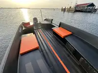 କାର୍ଯ୍ୟକାରୀ ନୌକା ବିକ୍ରୟ ପାଇଁ