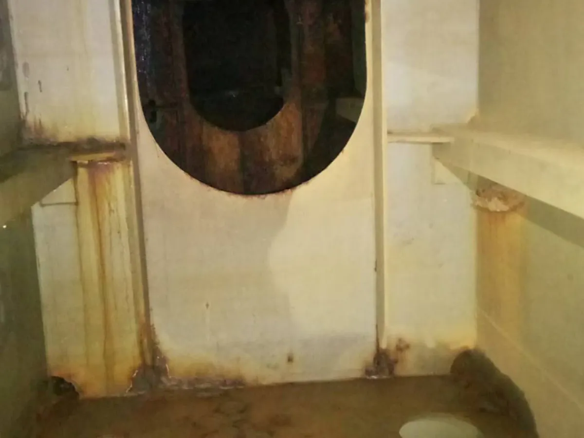 ତୈଳ/ରସାୟନିକ ଟ୍ୟାଙ୍କର ବିକ୍ରୟ ପାଇଁ