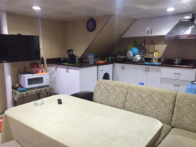 କ୍ରୁଜ୍ ଜାହାଜ ବିକ୍ରୟ ପାଇଁ