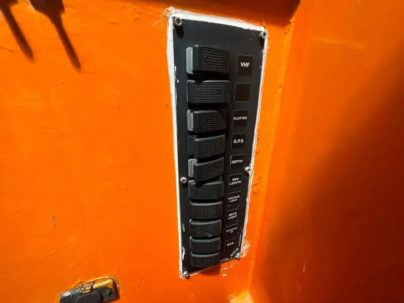 କାର୍ଯ୍ୟକାରୀ ନୌକା ବିକ୍ରୟ ପାଇଁ