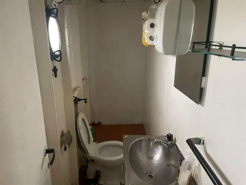 ଟୋବୋଟ୍ ବିକ୍ରୟ ପାଇଁ