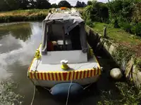 କାର୍ଯ୍ୟକାରୀ ନୌକା ବିକ୍ରୟ ପାଇଁ