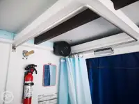 ମାଛ ପ୍ରକ୍ରିୟାକରଣ ନୌ ବିକ୍ରୟ ପାଇଁ