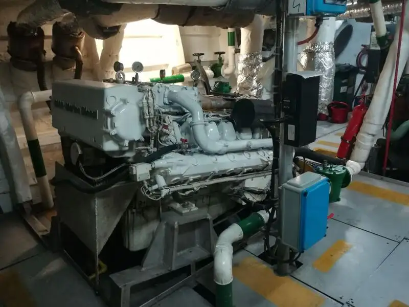 କ୍ରୁ ବୋଟ୍ ବିକ୍ରୟ ପାଇଁ