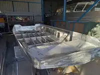 କାର୍ଯ୍ୟକାରୀ ନୌକା ବିକ୍ରୟ ପାଇଁ