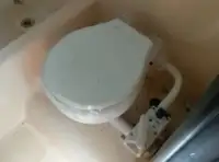କ୍ରୁ ବୋଟ୍ ବିକ୍ରୟ ପାଇଁ