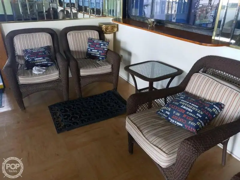 କ୍ରୁଜ୍ ଜାହାଜ ବିକ୍ରୟ ପାଇଁ
