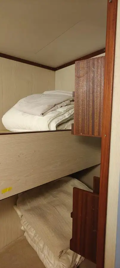 ସପ୍ଲାୟ ଜାହାଜ ବିକ୍ରୟ ପାଇଁ