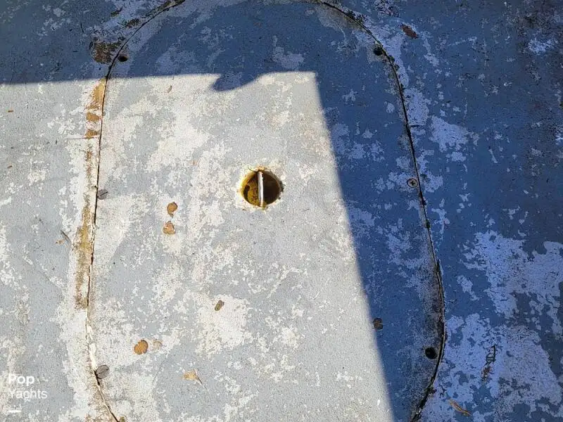 ମାଛ ପ୍ରକ୍ରିୟାକରଣ ନୌ ବିକ୍ରୟ ପାଇଁ