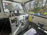କାର୍ଯ୍ୟକାରୀ ନୌକା ବିକ୍ରୟ ପାଇଁ
