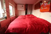 ଫ୍ଲୋଟିଂ ହୋଟେଲ୍ ବିକ୍ରୟ ପାଇଁ