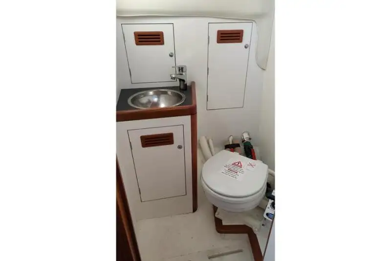 କାର୍ଯ୍ୟକାରୀ ନୌକା ବିକ୍ରୟ ପାଇଁ