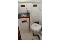 କାର୍ଯ୍ୟକାରୀ ନୌକା ବିକ୍ରୟ ପାଇଁ