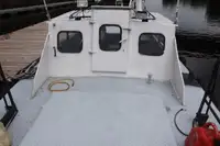 କ୍ରୁ ବୋଟ୍ ବିକ୍ରୟ ପାଇଁ