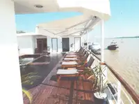 କ୍ରୁଜ୍ ଜାହାଜ ବିକ୍ରୟ ପାଇଁ