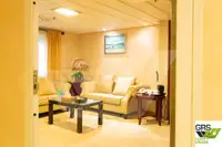 କ୍ରୁଜ୍ ଜାହାଜ ବିକ୍ରୟ ପାଇଁ