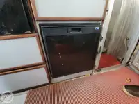 ଲାଇଫବୋଟ୍ ବିକ୍ରୟ ପାଇଁ