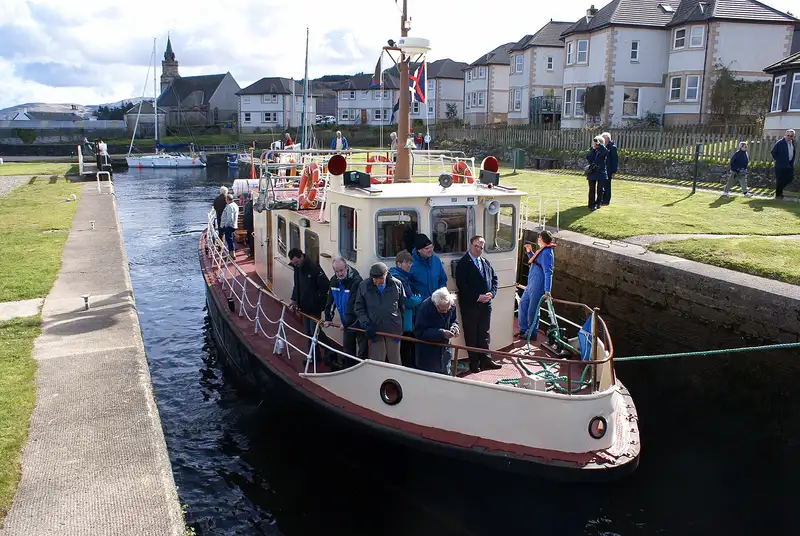 କ୍ରୁଜ୍ ଜାହାଜ ବିକ୍ରୟ ପାଇଁ