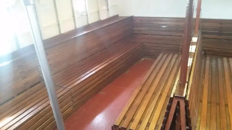 କ୍ରୁଜ୍ ଜାହାଜ ବିକ୍ରୟ ପାଇଁ