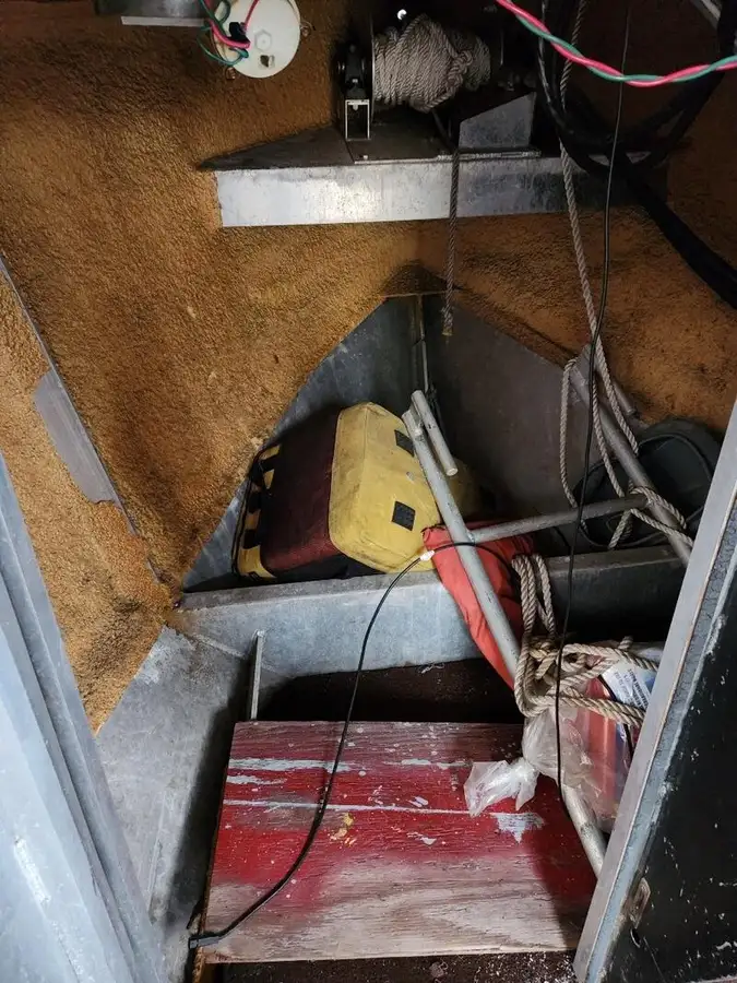 କାର୍ଯ୍ୟକାରୀ ନୌକା ବିକ୍ରୟ ପାଇଁ