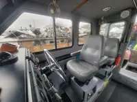 କାର୍ଯ୍ୟକାରୀ ନୌକା ବିକ୍ରୟ ପାଇଁ