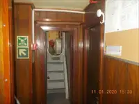 କ୍ରୁ ବୋଟ୍ ବିକ୍ରୟ ପାଇଁ