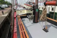 ଫ୍ଲୋଟିଂ ହୋଟେଲ୍ ବିକ୍ରୟ ପାଇଁ