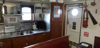 ପାଟ୍ରୋଲ୍ ନୌକା ବିକ୍ରୟ ପାଇଁ