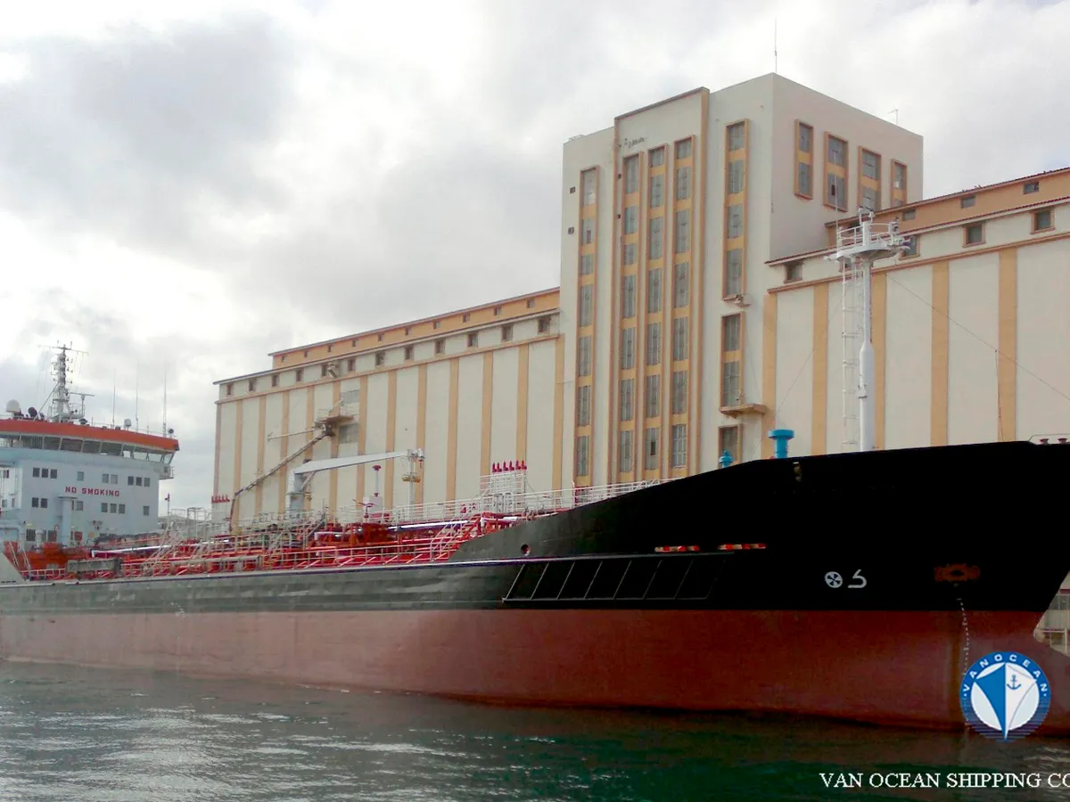 ତୈଳ/ରସାୟନିକ ଟ୍ୟାଙ୍କର ବିକ୍ରୟ ପାଇଁ