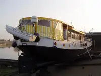 କ୍ରୁଜ୍ ଜାହାଜ ବିକ୍ରୟ ପାଇଁ
