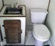 କ୍ରୁଜ୍ ଜାହାଜ ବିକ୍ରୟ ପାଇଁ
