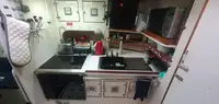 କଣ୍ଟେନର ଜାହାଜ ବିକ୍ରୟ ପାଇଁ