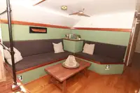ଫ୍ଲୋଟିଂ ହୋଟେଲ୍ ବିକ୍ରୟ ପାଇଁ