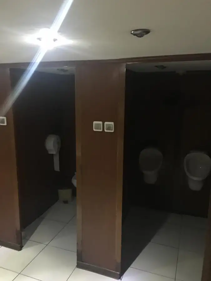 କ୍ରୁଜ୍ ଜାହାଜ ବିକ୍ରୟ ପାଇଁ