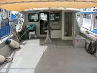 କ୍ରୁ ବୋଟ୍ ବିକ୍ରୟ ପାଇଁ