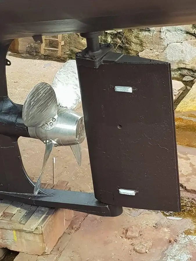 କଣ୍ଟେନର ଜାହାଜ ବିକ୍ରୟ ପାଇଁ