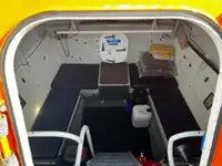 କ୍ରୁ ବୋଟ୍ ବିକ୍ରୟ ପାଇଁ