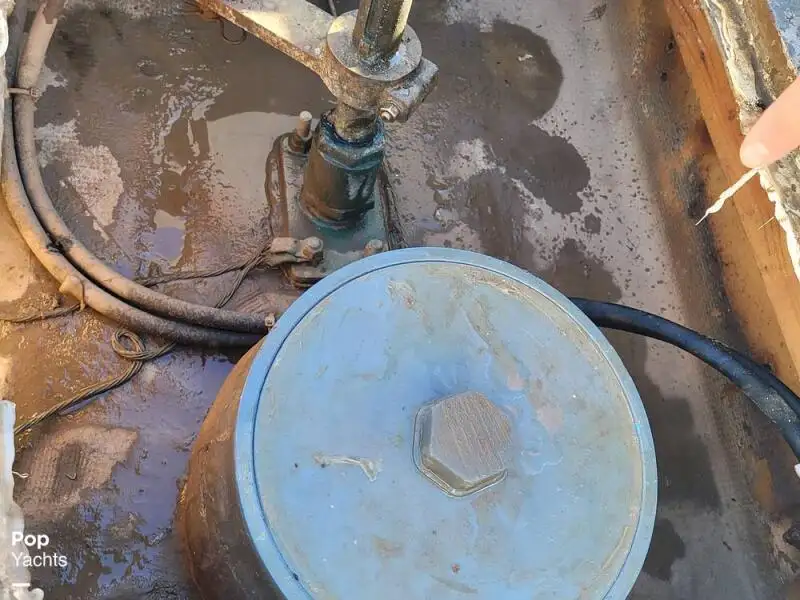 ମାଛ ପ୍ରକ୍ରିୟାକରଣ ନୌ ବିକ୍ରୟ ପାଇଁ