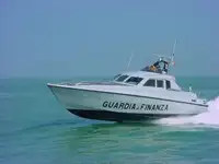 ପାଟ୍ରୋଲ୍ ନୌକା ବିକ୍ରୟ ପାଇଁ