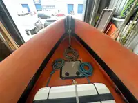 କାର୍ଯ୍ୟକାରୀ ନୌକା ବିକ୍ରୟ ପାଇଁ