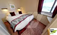 କ୍ରୁଜ୍ ଜାହାଜ ବିକ୍ରୟ ପାଇଁ