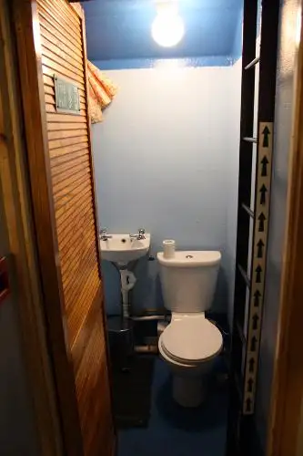 କ୍ରୁଜ୍ ଜାହାଜ ବିକ୍ରୟ ପାଇଁ