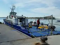 କ୍ରୁ ବୋଟ୍ ବିକ୍ରୟ ପାଇଁ