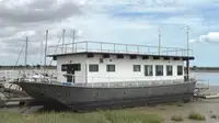 ଆବାସ ବାର୍ଜ୍ ବିକ୍ରୟ ପାଇଁ