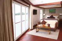 କ୍ରୁଜ୍ ଜାହାଜ ବିକ୍ରୟ ପାଇଁ