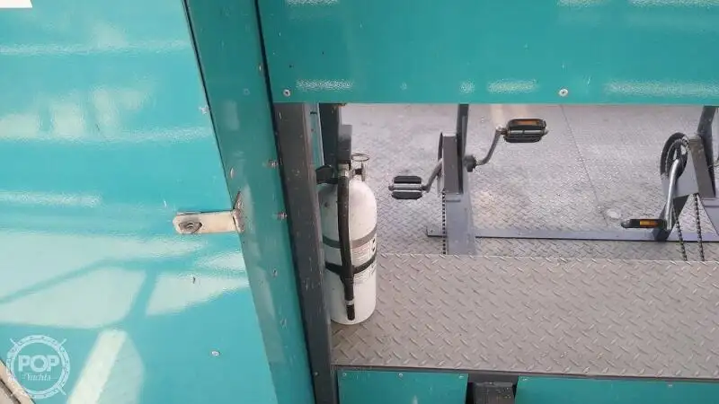 କଣ୍ଟେନର ଜାହାଜ ବିକ୍ରୟ ପାଇଁ