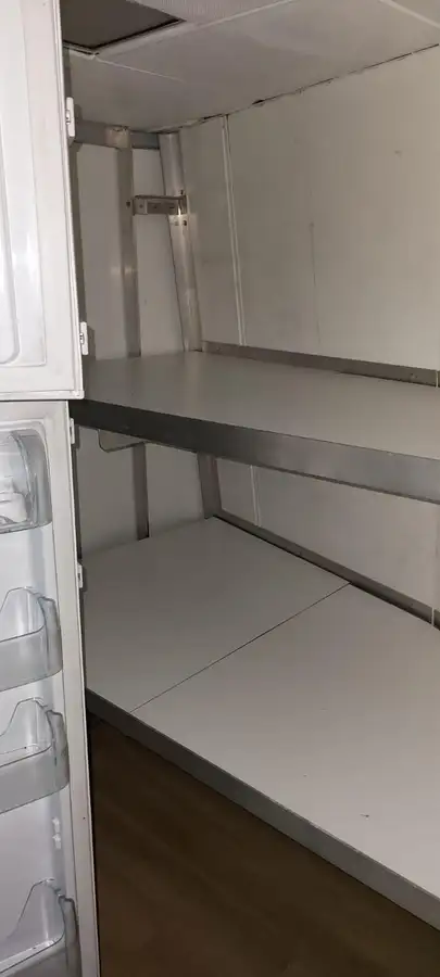 କ୍ରୁ ବୋଟ୍ ବିକ୍ରୟ ପାଇଁ