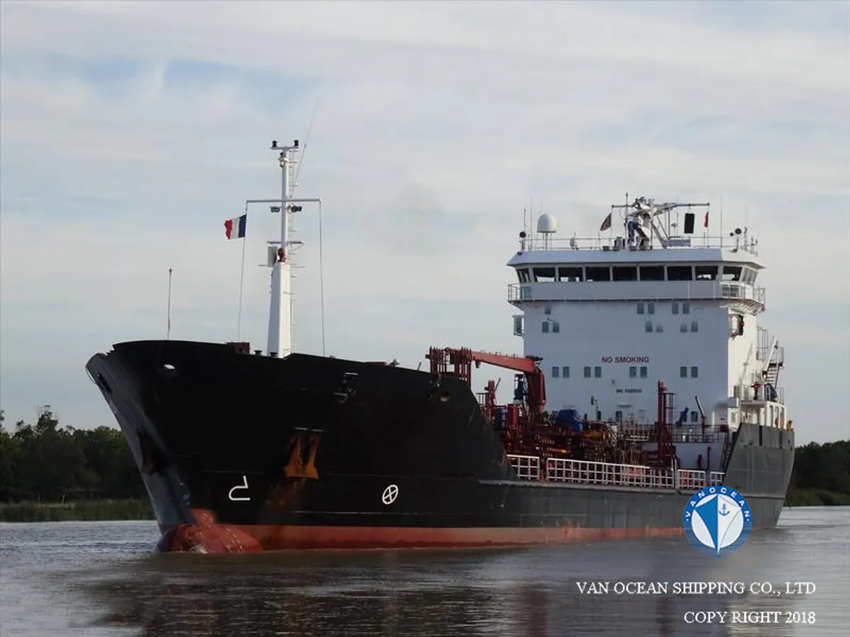 ତୈଳ/ରସାୟନିକ ଟ୍ୟାଙ୍କର ବିକ୍ରୟ ପାଇଁ